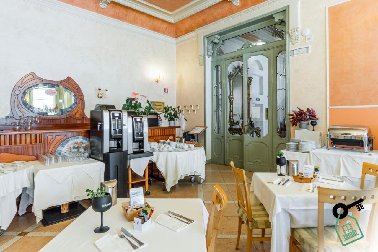 Hotel Rooms Lago Maggiore Verbania Exterior photo