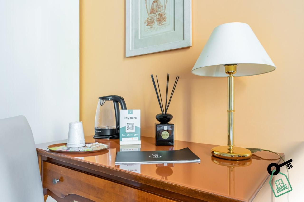 Hotel Rooms Lago Maggiore Verbania Exterior photo